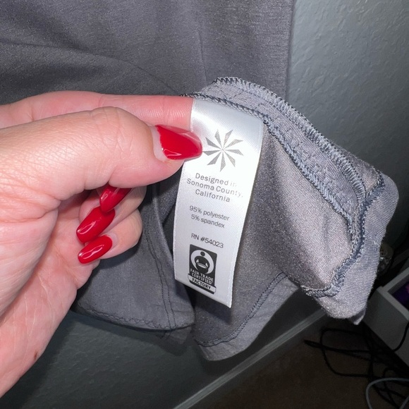 BNWOT Athleta Gray Tank Top - Picture 4 of 7